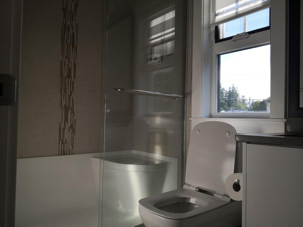 Delovely B&B Уайт Рок Екстериор снимка