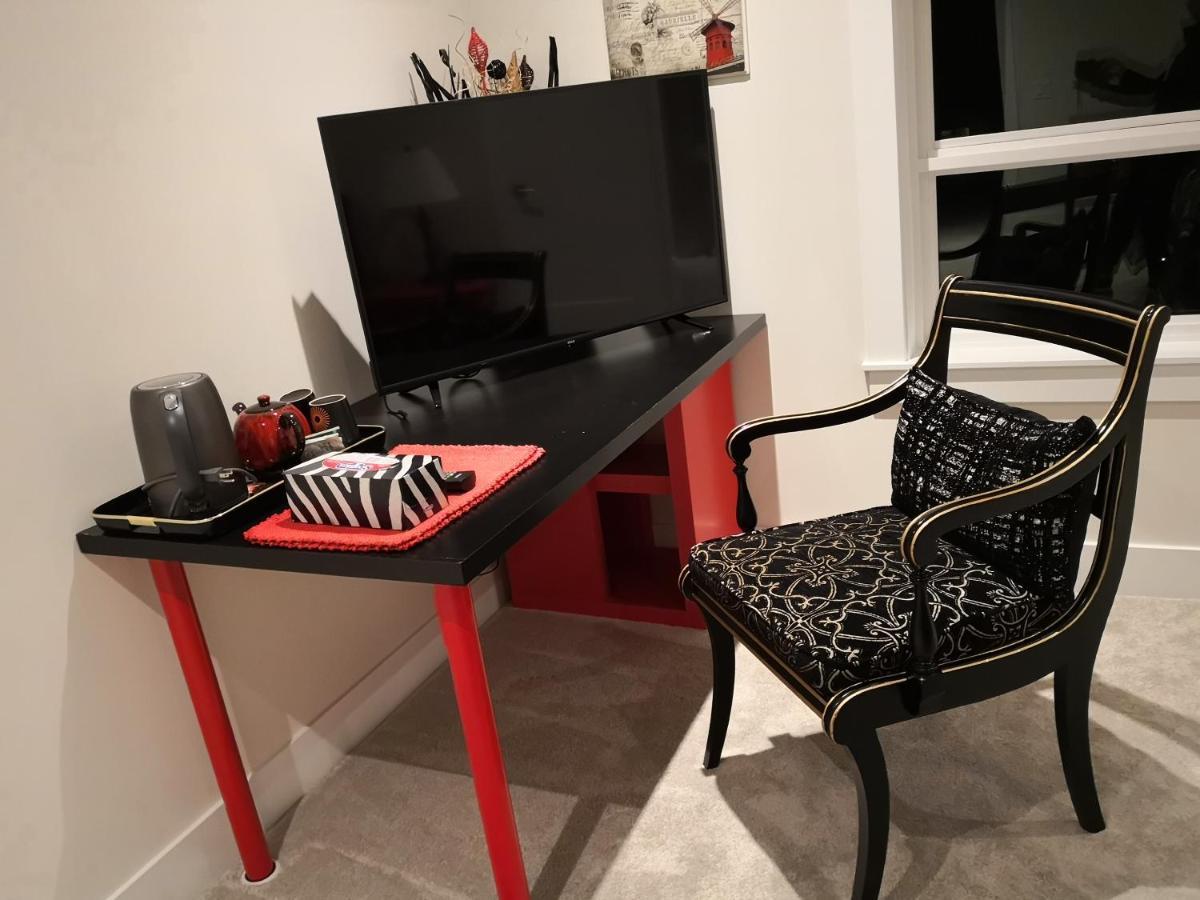 Delovely B&B Уайт Рок Екстериор снимка